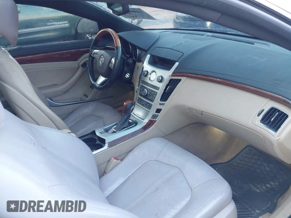2011 Cadillac CTS Performance z VIN 1G6DJ1ED7B0135191, wystawiony jako IAAI lot #41660128 z przebiegiem 121 567 mil mil oraz . Historia ofert i sprzedaży dostępna na DreamBid. Obrazek 5.