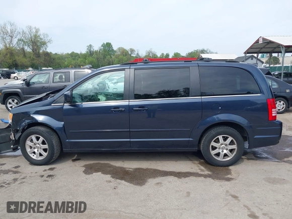 2008 Chrysler Town & Country Touring with VIN 2A8HR54P18R612733, listed as a IAAI auction lot 42113549 with 28,437 mi miles and . Bid and sale history available at carsss.com. Image 14.