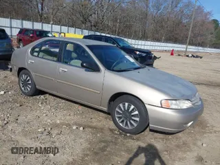 2000 Nissan Altima XE with VIN 1N4DL01D5YC193529, listed as a IAAI auction lot 41834611 with 206,816 mi miles. Bid and sale history available at carsss.com. Image 1.