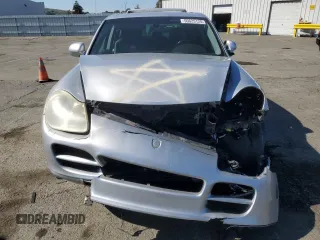2005 Porsche Cayenne S z VIN WP1AB29P65LA62341, wystawiony jako Copart lot #50625125 z przebiegiem 189 906 mil mil oraz Szkoda całkowita • Salvage title. Historia ofert i sprzedaży dostępna na DreamBid. Obrazek 5.