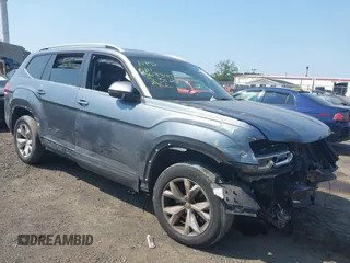 2018 Volkswagen Atlas SE with VIN 1V2KR2CA3JC504717, listed as a IAAI auction lot 42414174 with 105,909 mi miles and . Bid and sale history available at DreamBid. Image 1.