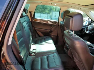 2015 Volkswagen Touareg Lux с VIN WVGEP9BP4FD004212, выставлен на аукционе Copart как лот 54021345 с пробегом 156 164 миль миль и Списание • Salvage title. История ставок и продаж доступна на DreamBid. Изображение 11.