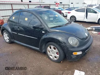 2002 Volkswagen Beetle GLS z VIN 3VWCB21C22M455831, wystawiony jako IAAI lot #42116004 z przebiegiem Nie podano mil oraz . Historia ofert i sprzedaży dostępna na DreamBid. Obrazek 1.