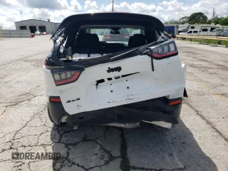 2021 Jeep Cherokee Latitude Plus z VIN 1C4PJMLB2MD205415, wystawiony jako Copart lot #55492645 z przebiegiem 62 958 mil mil oraz Szkoda całkowita • Salvage title. Historia ofert i sprzedaży dostępna na DreamBid. Obrazek 6.