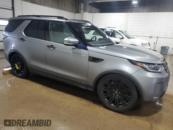 2018 Land Rover Discovery HSE Luxury z VIN SALRT2RV7JA052867, wystawiony jako Copart lot #47933665 z przebiegiem 104 033 mil mil oraz Szkoda całkowita • Salvage title. Historia ofert i sprzedaży dostępna na DreamBid. Obrazek 4.