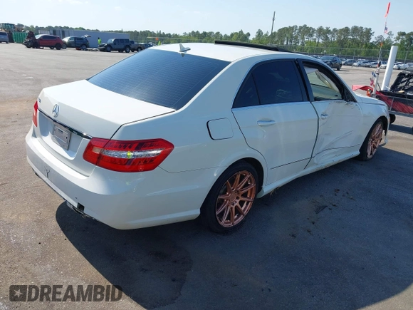 2010 Mercedes-Benz E 350 Luxury with VIN WDDHF5GB7AA092392, listed as a IAAI auction lot 42064710 with 174,292 mi miles and . Bid and sale history available at carsss.com. Image 4.