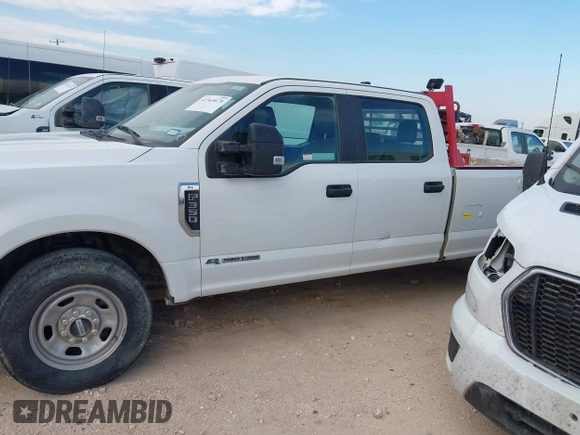 2018 Ford F-350 XL z VIN 1FT7W3AT6JEC70670, wystawiony jako IAAI lot #42365675 z przebiegiem 208 795 mil mil oraz . Historia ofert i sprzedaży dostępna na DreamBid. Obrazek 14.
