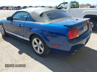 2009 Ford Mustang with VIN 1ZVHT84NX95133912, listed as a IAAI auction lot 42046053 with 57,438 mi miles and . Bid and sale history available at DreamBid. Image 3.