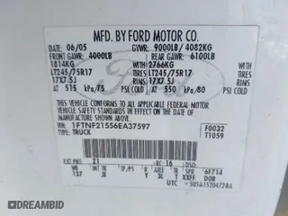 2006 Ford Super Duty F-250 XL with VIN 1FTNF21556EA37597, listed as a IAAI auction lot 41391060 with 493,238 mi miles. Bid and sale history available at carsss.com. Image 9.