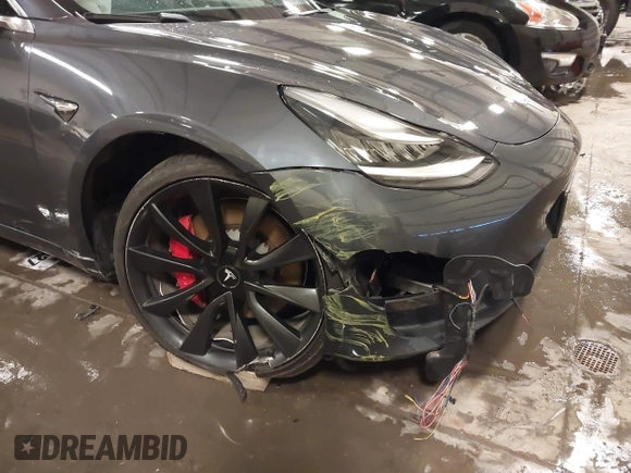 2020 Tesla Model 3 Performance z VIN 5YJ3E1EC3LF641768, wystawiony jako IAAI lot #41542615 z przebiegiem 43 343 mil mil oraz . Historia ofert i sprzedaży dostępna na DreamBid. Obrazek 6.