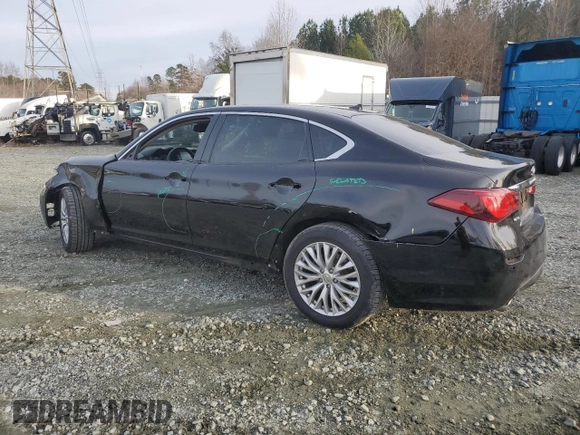 2015 Infiniti Q70 z VIN JN1BY1PR1FM830745, wystawiony jako Copart lot #84815474 z przebiegiem 137 489 mil mil oraz Szkoda całkowita • Salvage title. Historia ofert i sprzedaży dostępna na DreamBid. Obrazek 2.