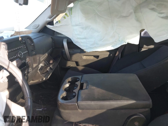 2010 Chevrolet Silverado 1500 LT with VIN 3GCRKSE31AG163396, listed as a IAAI auction lot 41022815 with Not Provided miles and . Bid and sale history available at DreamBid. Image 5.