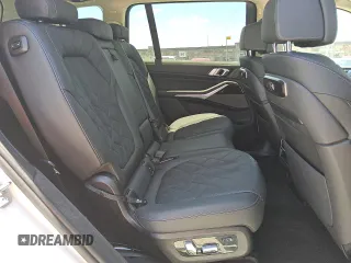 2025 BMW X7 xDrive40i z VIN 5UX23EM02S9W38321, wystawiony jako Copart lot #57358565 z przebiegiem 24 910 mil mil oraz Tytuł czysty. Historia ofert i sprzedaży dostępna na DreamBid. Obrazek 11.