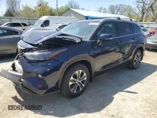 2022 Toyota Highlander XLE z VIN 5TDHZRBH9NS241589, wystawiony jako Copart lot #52984895 z przebiegiem 42 571 mil mil oraz Szkoda całkowita • Salvage title. Historia ofert i sprzedaży dostępna na DreamBid. Obrazek 1.