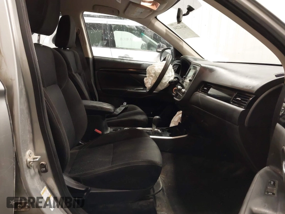 2020 Mitsubishi Outlander ES z VIN JA4AZ3A38LZ018227, wystawiony jako IAAI lot #42142244 z przebiegiem 91 342 mil mil oraz . Historia ofert i sprzedaży dostępna na DreamBid. Obrazek 5.