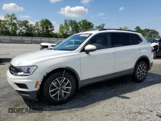 2020 Volkswagen Tiguan SE z VIN 3VV3B7AX4LM058417, wystawiony jako Copart lot #54186525 z przebiegiem 78 976 mil mil oraz Szkoda całkowita • Salvage title. Historia ofert i sprzedaży dostępna na DreamBid. Obrazek 1.