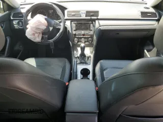 2014 Volkswagen Passat SE z VIN 1VWBS7A39EC065372, wystawiony jako Copart lot #56692415 z przebiegiem 83 257 mil mil oraz Szkoda całkowita • Salvage title. Historia ofert i sprzedaży dostępna na DreamBid. Obrazek 8.