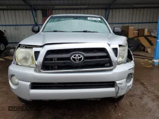 2007 Toyota Tacoma z VIN 5TEMU52NX7Z338432, wystawiony jako Copart lot #55851235 z przebiegiem 194 976 mil mil oraz Szkoda całkowita • Salvage title. Historia ofert i sprzedaży dostępna na DreamBid. Obrazek 5.