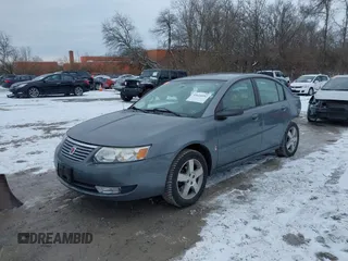 2007 Saturn ION z VIN 1G8AL55B07Z100196, wystawiony jako IAAI lot #41624452 z przebiegiem 138 404 mil mil oraz . Historia ofert i sprzedaży dostępna na DreamBid. Obrazek 2.