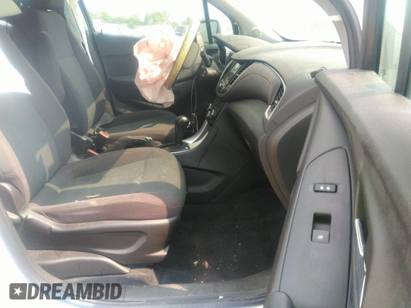 2019 Chevrolet Trax LS with VIN 3GNCJKSB4KL388884, listed as a IAAI auction lot 39924065 with 67,454 mi miles. Bid and sale history available at carsss.com. Image 5.