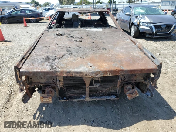 1979 Cadillac Eldorado z VIN 6L57B9E638130, wystawiony jako Copart lot #56873134 z przebiegiem Nie podano mil oraz Nie do naprawy • Non repairable. Historia ofert i sprzedaży dostępna na DreamBid. Obrazek 5.