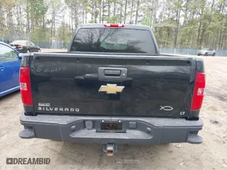 2010 Chevrolet Silverado 1500 LT with VIN 3GCRKSE38AG140147, listed as a IAAI auction lot 41956335 with 153,726 mi miles. Bid and sale history available at carsss.com. Image 16.