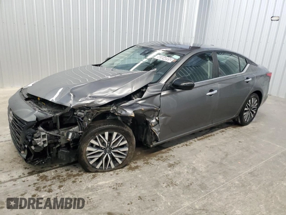 2025 Nissan Altima SV z VIN 1N4BL4DV2SN320249, wystawiony jako Copart lot #56504895 z przebiegiem 12 327 mil mil oraz Szkoda całkowita • Salvage title. Historia ofert i sprzedaży dostępna na DreamBid. Obrazek 1.