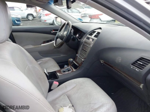 2011 Lexus ES 350 with VIN JTHBK1EG1B2439714, listed as a IAAI auction lot 40793195 with 141,137 mi miles. Bid and sale history available at carsss.com. Image 5.