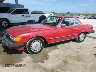 1987 Mercedes-Benz 560 SL z VIN WDBBA48D5HA055729, wystawiony jako Copart lot #59331845 z przebiegiem 269 359 mil mil oraz Czysty tytuł • Clean title. Historia ofert i sprzedaży dostępna na DreamBid. Obrazek 1.
