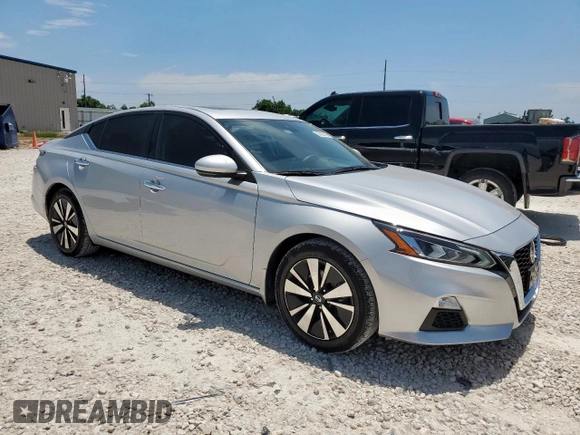 2021 Nissan Altima SV with VIN 1N4BL4DVXMN416889, listed as a Copart auction lot 58020005 with 14,440 mi miles and Salvage title. Bid and sale history available at DreamBid. Image 4.