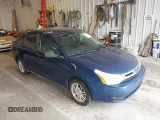 2009 Ford Focus SE z VIN 1FAHP35N29W110634, wystawiony jako IAAI lot #42225590 z przebiegiem 202 757 mil mil oraz . Historia ofert i sprzedaży dostępna na DreamBid. Obrazek 1.
