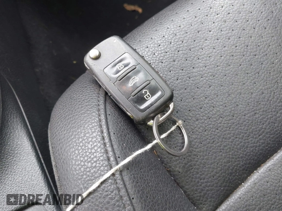 2014 Volkswagen Jetta TDI w/Sunroof с VIN 3VWPL7AJ0EM604381, выставлен на аукционе IAAI как лот 42362066 с пробегом 159 274 миль миль и . История ставок и продаж доступна на DreamBid. Изображение 11.