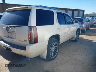 2013 Cadillac Escalade Premium with VIN 1GYS4CEF4DR159529, listed as a IAAI auction lot 41363154 with 204,993 mi miles. Bid and sale history available at carsss.com. Image 4.