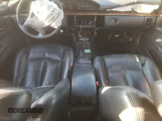 1997 Oldsmobile LSS z VIN 1G3HY5213V4840403, wystawiony jako Copart lot #87525515 z przebiegiem Nie podano mil oraz Tytuł czysty. Historia ofert i sprzedaży dostępna na DreamBid. Obrazek 8.