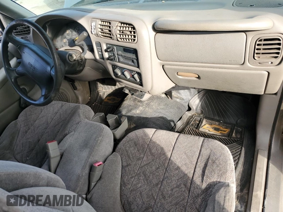 1998 GMC Sonoma z VIN 1GTCS1444WK508883, wystawiony jako Copart lot #76282634 z przebiegiem 87 110 mil mil oraz Szkoda całkowita • Salvage title. Historia ofert i sprzedaży dostępna na DreamBid. Obrazek 8.