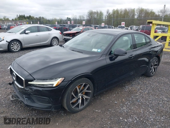2019 Volvo S60 Momentum with VIN 7JRA22TK5KG018383, listed as a IAAI auction lot 42146289 with 111,227 mi miles. Bid and sale history available at carsss.com. Image 17.