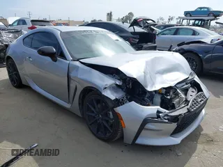 2022 Toyota 86 Premium z VIN JF1ZNBF18N8754492, wystawiony jako IAAI lot #42294122 z przebiegiem 35 646 mil mil oraz . Historia ofert i sprzedaży dostępna na DreamBid. Obrazek 1.