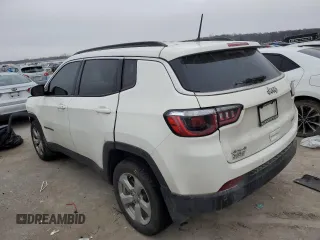 2018 Jeep Compass Latitude z VIN 3C4NJDBBXJT185462, wystawiony jako Copart lot #85528414 z przebiegiem 134 989 mil mil oraz Szkody całkowita. Historia ofert i sprzedaży dostępna na DreamBid. Obrazek 2.