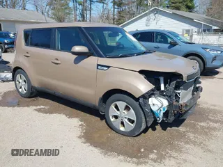2015 Kia Soul with VIN KNDJN2A29F7167460, listed as a IAAI auction lot 41900985 with 91,948 mi miles. Bid and sale history available at carsss.com. Image 1.