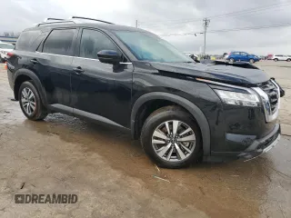 2024 Nissan Pathfinder SL z VIN 5N1DR3CA6RC251898, wystawiony jako Copart lot #43704265 z przebiegiem 19 683 mil mil oraz Szkoda całkowita • Salvage title. Historia ofert i sprzedaży dostępna na DreamBid. Obrazek 4.