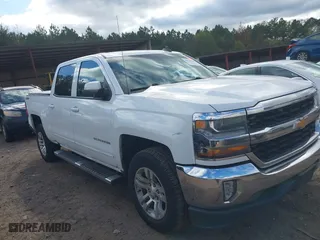 2016 Chevrolet Silverado 1500 LT with VIN 3GCUKREC3GG113627, listed as a IAAI auction lot 40938440 with 208,757 mi miles. Bid and sale history available at carsss.com. Image 1.