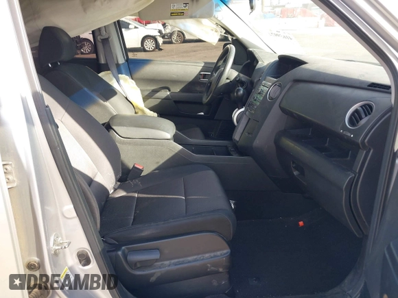 2010 Honda Pilot EX with VIN 5FNYF3H46AB006074, listed as a IAAI auction lot 41659974 with 182,375 mi miles and . Bid and sale history available at carsss.com. Image 5.