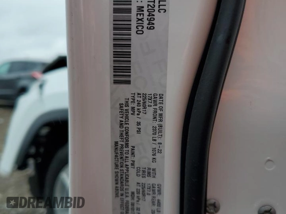 2022 Jeep Compass Altitude with VIN 3C4NJCBB3NT204949, listed as a Copart auction lot 57820975 with 18,098 mi miles and Salvage title. Bid and sale history available at DreamBid. Image 13.