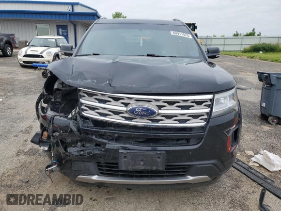 2018 Ford Explorer XLT z VIN 1FM5K8D82JGB05397, wystawiony jako Copart lot #60911525 z przebiegiem 146 485 mil mil oraz Nie do naprawy • Non repairable. Historia ofert i sprzedaży dostępna na DreamBid. Obrazek 5.