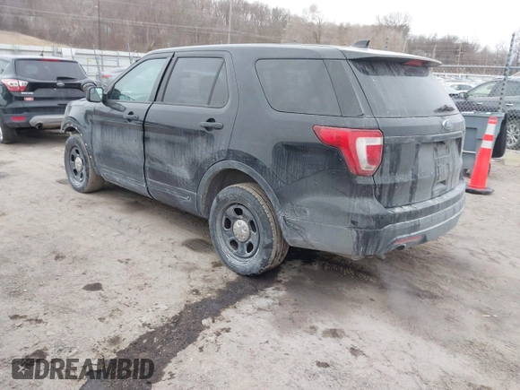 2016 Ford Police Interceptor Utility z VIN 1FM5K8AR6GGA62950, wystawiony jako IAAI lot #41521566 z przebiegiem 139 127 mil mil oraz . Historia ofert i sprzedaży dostępna na DreamBid. Obrazek 3.