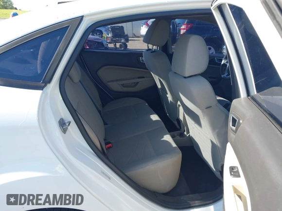 2015 Ford Fiesta SE with VIN 3FADP4BJXFM202690, listed as a IAAI auction lot 41993030 with 194,924 mi miles. Bid and sale history available at carsss.com. Image 8.