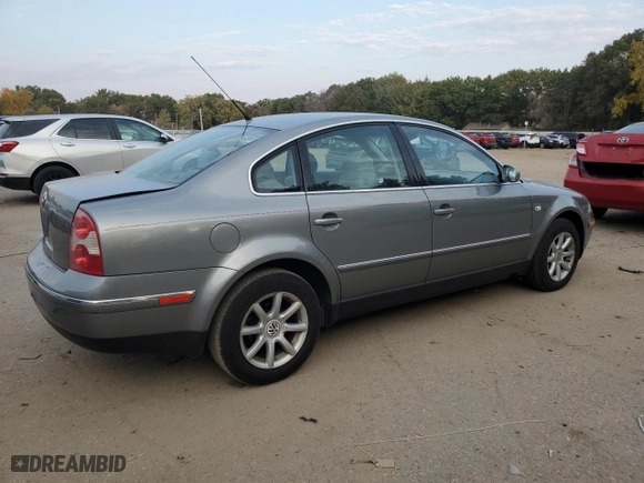 2004 Volkswagen Passat Sedan GLS with VIN WVWPD63B24E035926, listed as a Copart auction lot 74698874 with 189,392 mi miles and Salvage Title. Bid and sale history available at carsss.com. Image 3.
