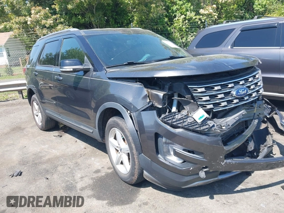 2017 Ford Explorer XLT z VIN 1FM5K8DH2HGD94422, wystawiony jako IAAI lot #42061496 z przebiegiem 104 808 mil mil oraz . Historia ofert i sprzedaży dostępna na DreamBid. Obrazek 1.