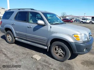 2001 Toyota Sequoia Limited with VIN 5TDBT48A21S027820, listed as a IAAI auction lot 41874513 with 237,717 mi miles. Bid and sale history available at carsss.com. Image 1.