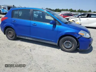 2009 Nissan Versa SL z VIN 3N1BC13E39L498629, wystawiony jako Copart lot #59443985 z przebiegiem 141 305 mil mil oraz Czysty tytuł • Clean title. Historia ofert i sprzedaży dostępna na DreamBid. Obrazek 4.